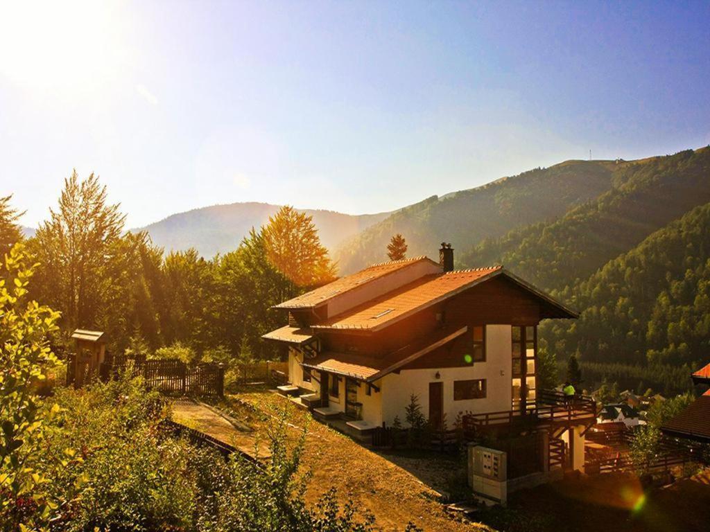 Vila Casa Ferica Azuga Exteriér fotografie